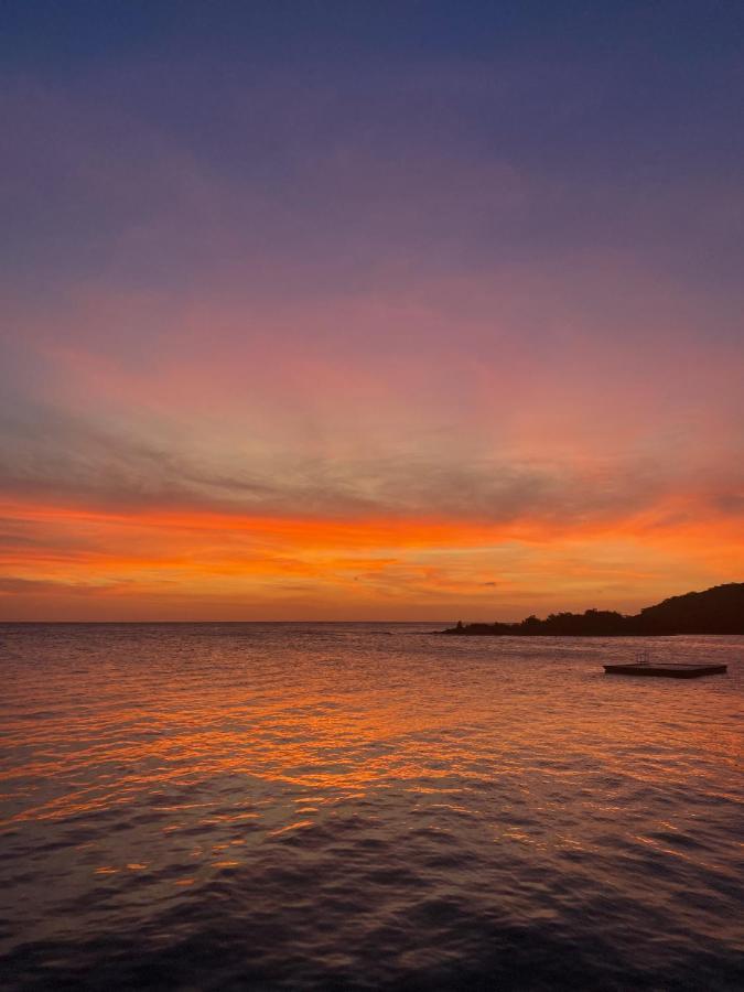Hibiscus Beach House Jan Thiel Bagian luar foto