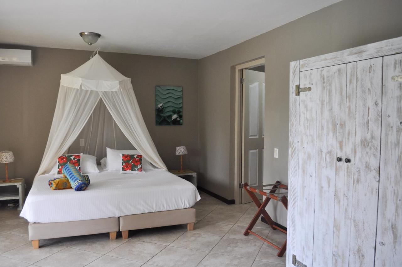 Hibiscus Beach House Jan Thiel Bagian luar foto