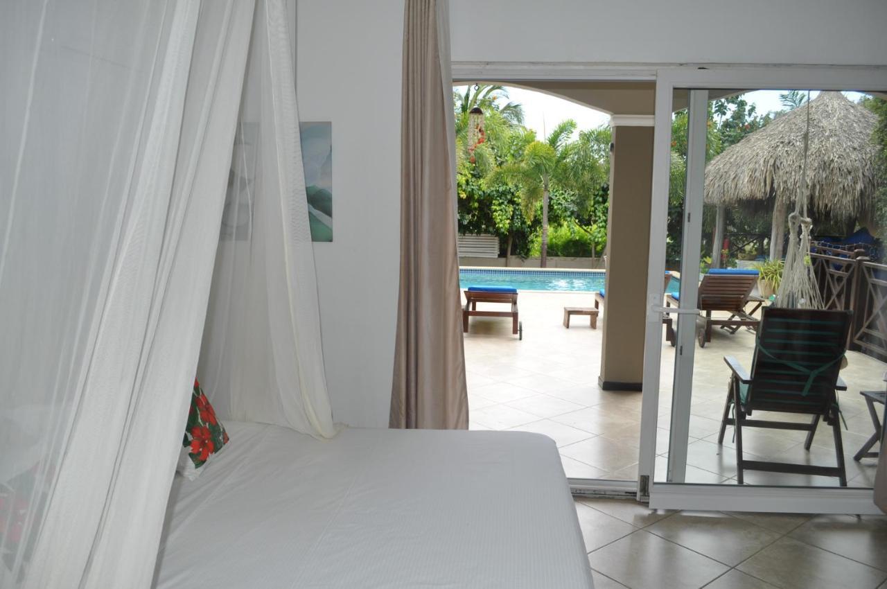 Hibiscus Beach House Jan Thiel Bagian luar foto