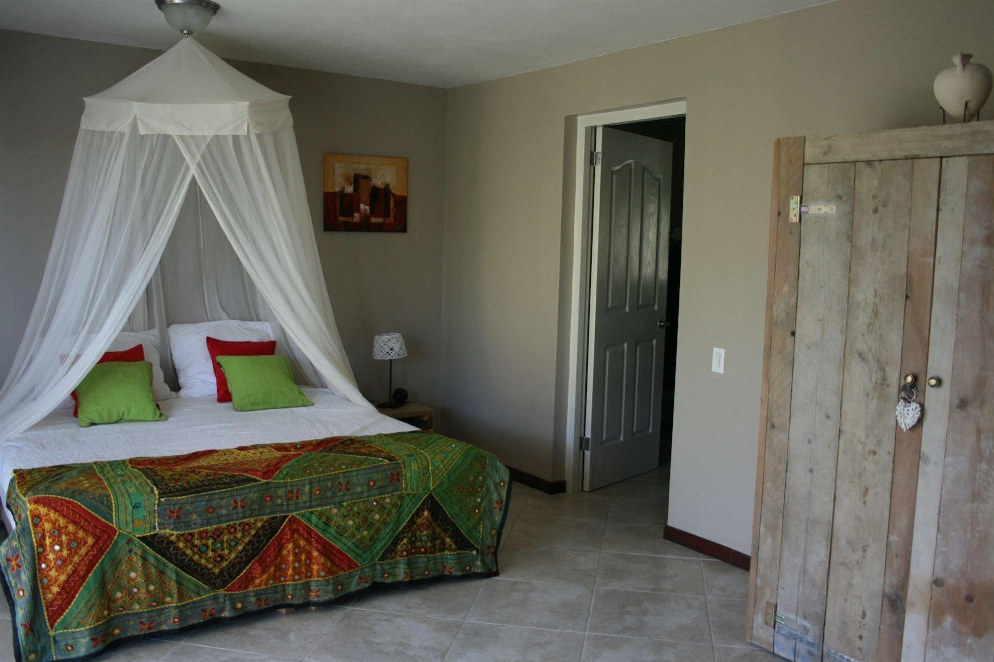Hibiscus Beach House Jan Thiel Bagian luar foto