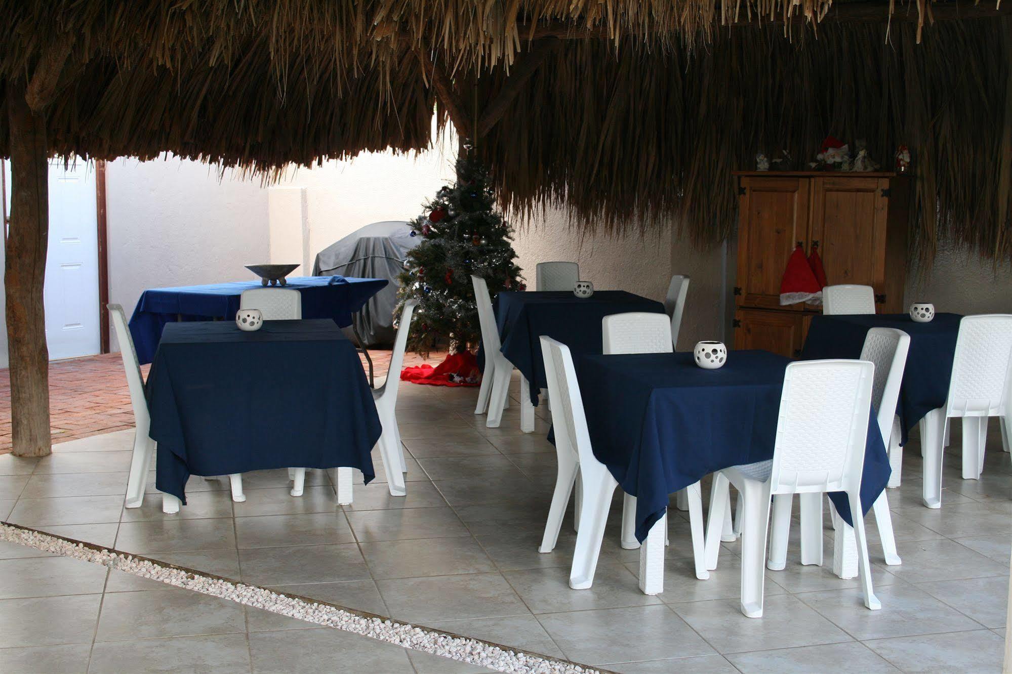 Hibiscus Beach House Jan Thiel Bagian luar foto
