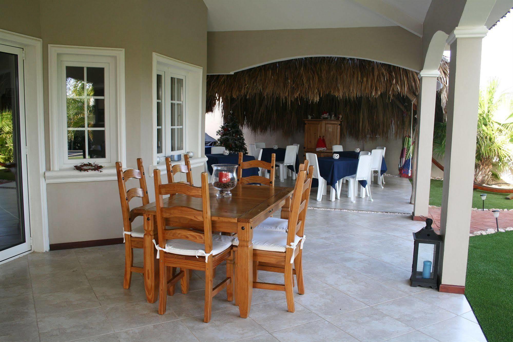 Hibiscus Beach House Jan Thiel Bagian luar foto